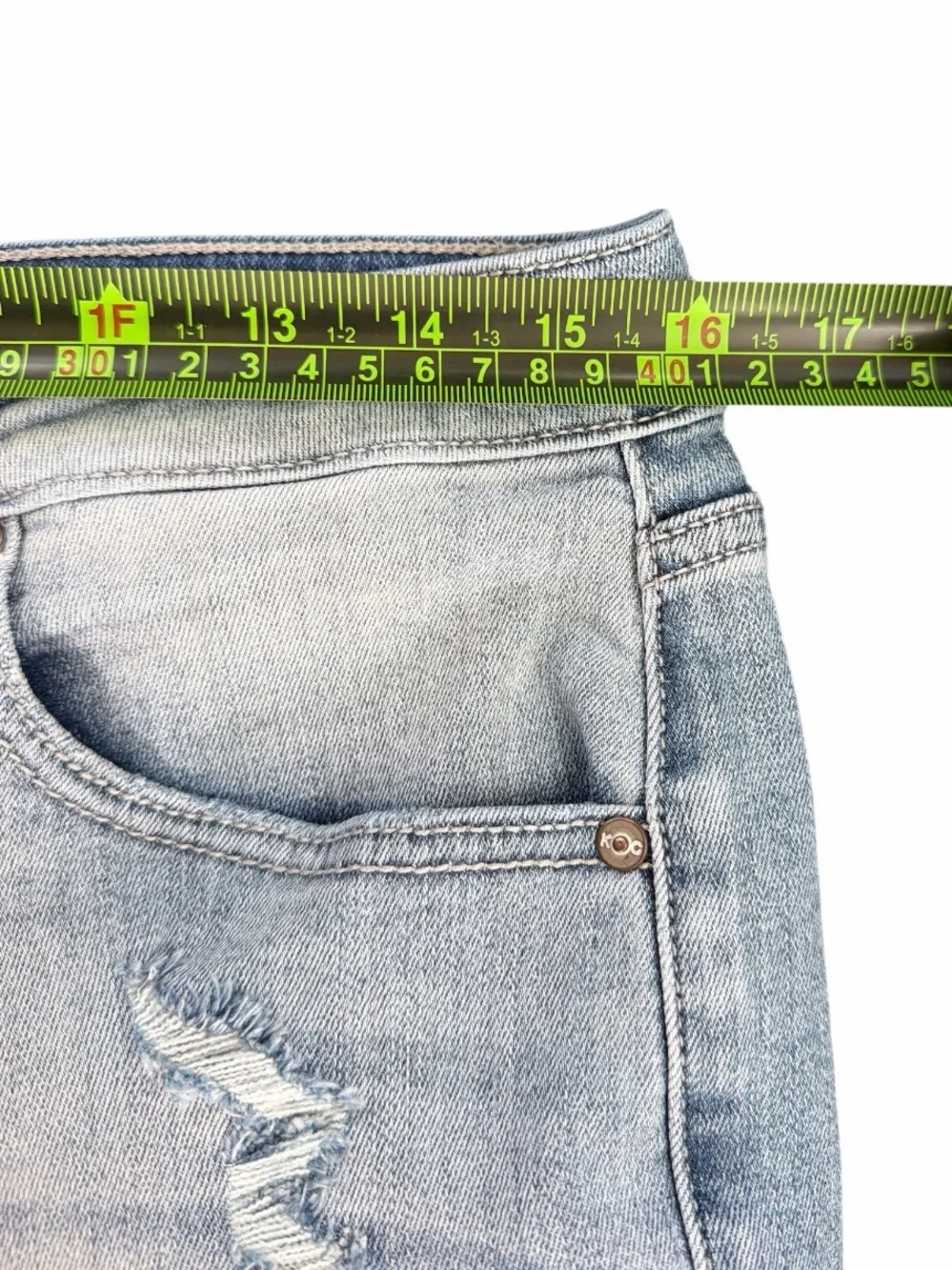 KanCan |Size 13/30 |Distressed |Light Wash Jeans |Frayed Hem - Picture 10 of 12